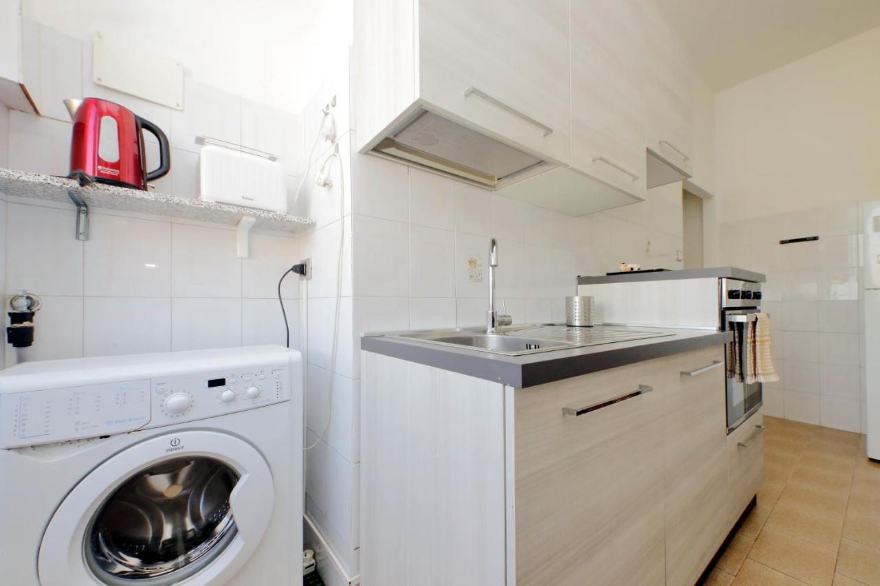 Casa Rossi Roma Apartment ภายนอก รูปภาพ