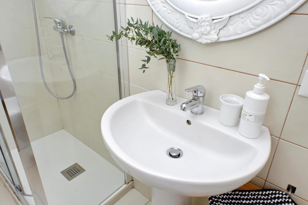 Casa Rossi Roma Apartment ภายนอก รูปภาพ